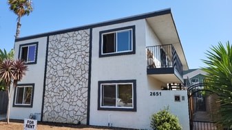 2651 A St in San Diego, CA - Building Photo
