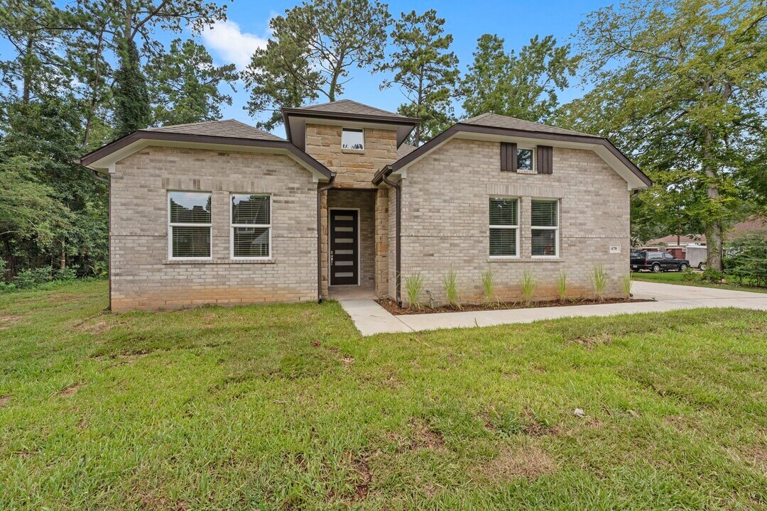 478 Stephen F Austin Dr in Conroe, TX - Building Photo