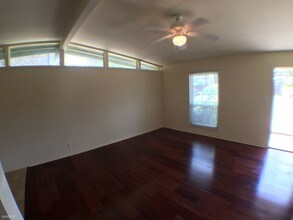 2706 Cole St-Unit -# B101 in Austin, TX - Building Photo - Building Photo