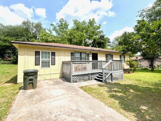 6302 Menifee Dr NW in Huntsville, AL - Building Photo - Building Photo