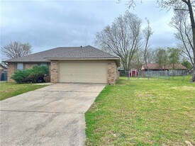 604 N 35th St in Rogers, AR - Building Photo