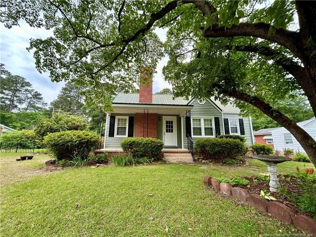property at 211 N Roberts St