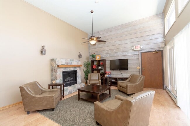 Huntington Park in Shakopee, MN - Foto de edificio - Building Photo