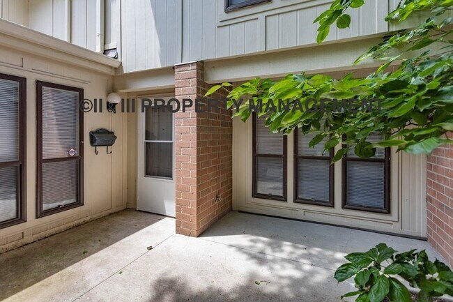 6224 Ash St in Mission, KS - Building Photo - Building Photo