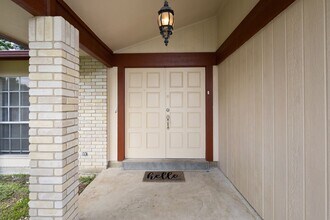 8123 Deer Forest in San Antonio, TX - Building Photo - Building Photo