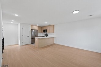 7 Montclair Ave in Clifton, NJ - Building Photo - Building Photo