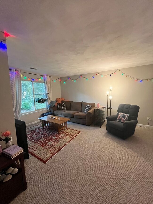 property at 1728 Donlee Dr