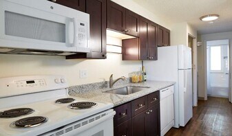 Parkland Square Apartments