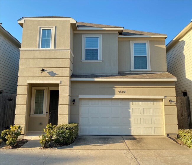 property at 9510 Cedarpost Square St