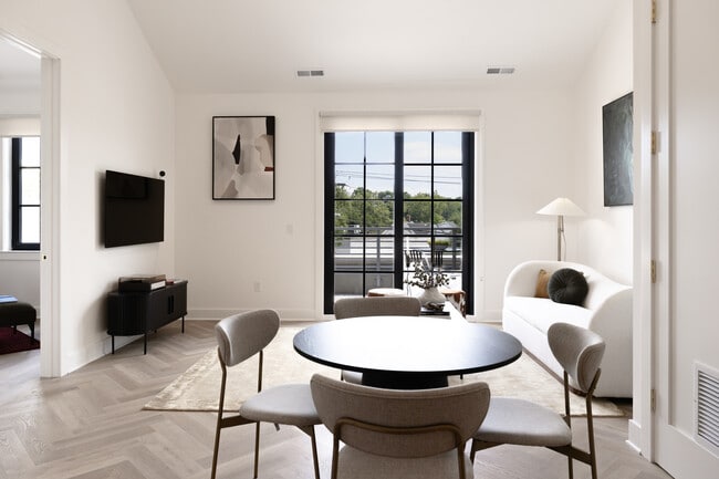 100 East in Greenwich, CT - Building Photo - Building Photo