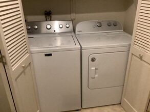 5077 W Lake Rd in Geneseo, NY - Foto de edificio - Building Photo