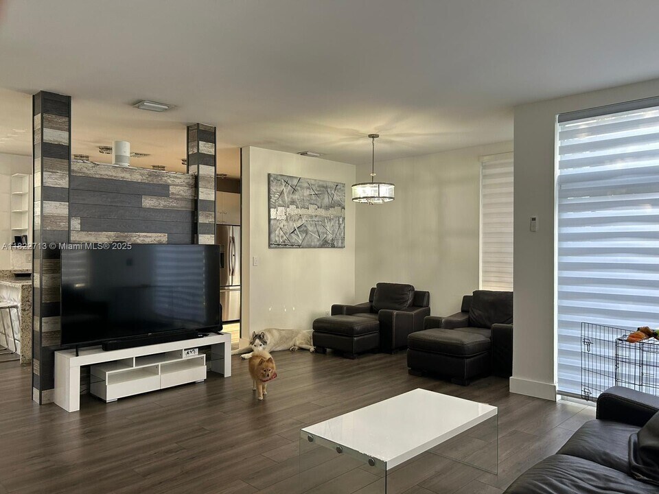 3065 N 36th Ave in Hollywood, FL - Building Photo