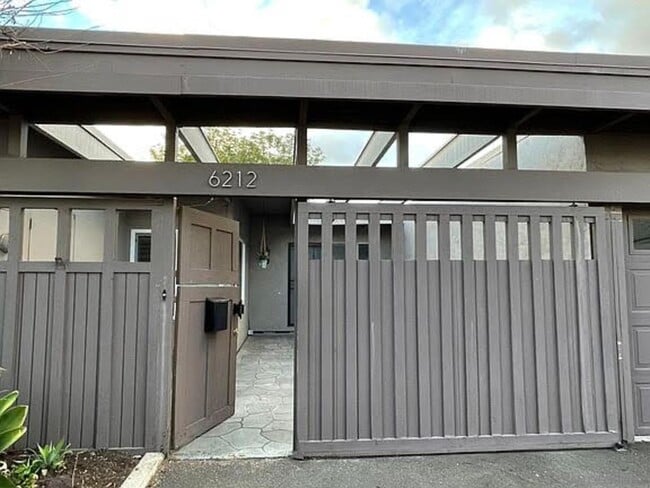 6212 Caminito Luisito in San Diego, CA - Building Photo - Building Photo
