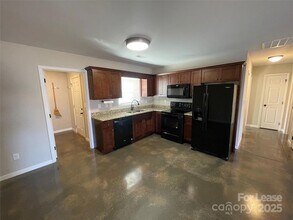 4421 Dillbrook Ln in Denver, NC - Foto de edificio - Building Photo