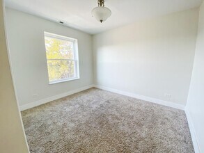2959 N Hamlin Ave in Chicago, IL - Building Photo - Building Photo
