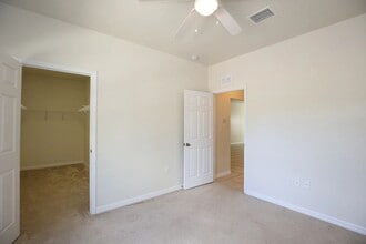 1573 NW 29 Rd in Gainesville, FL - Building Photo - Building Photo