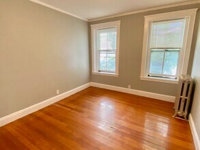 17 Warwick Rd, Unit 5 in Brookline, MA - Building Photo - Building Photo