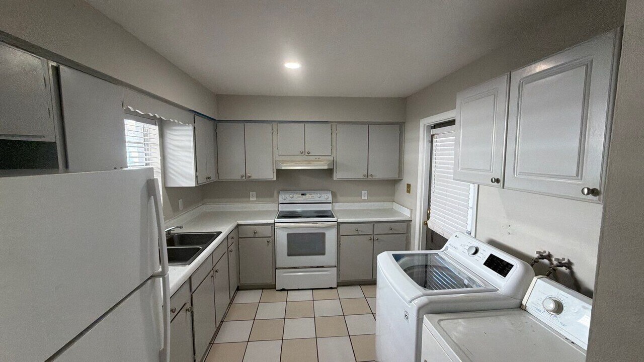 625 Cadillac Blvd in Kissimmee, FL - Building Photo