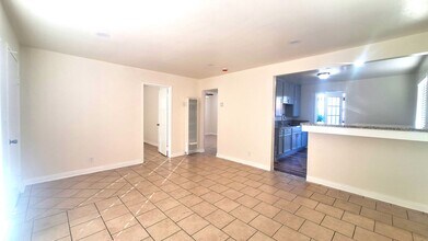 15420 Firmona Ave-Unit -295 in Lawndale, CA - Foto de edificio - Building Photo