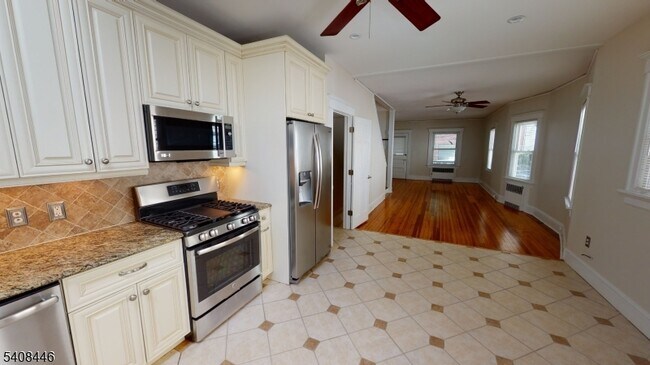 40 Dunnell Rd in Maplewood, NJ - Building Photo - Building Photo