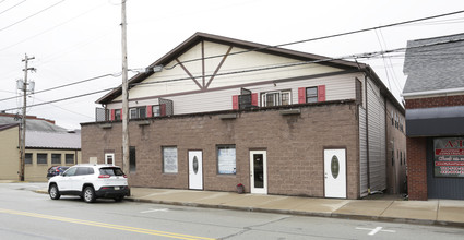 601 Broad Ave in Belle Vernon, PA - Foto de edificio - Building Photo