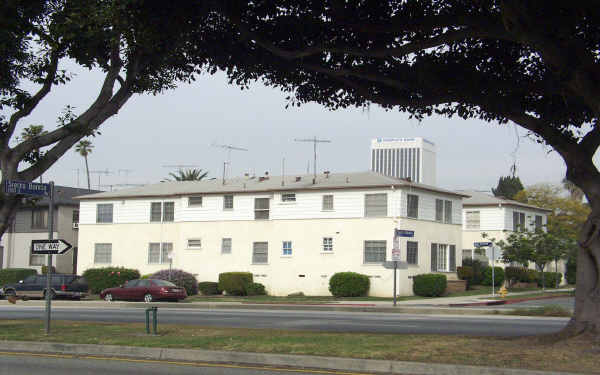 5801 W Olympic Blvd in Los Angeles, CA - Building Photo