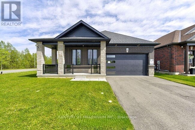property at 2 Seaton Cres