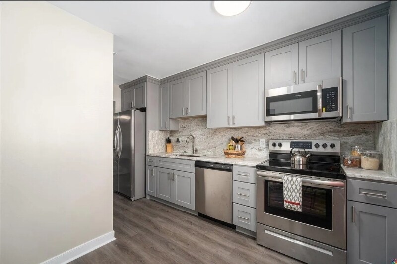 155 Delmar Ln in Newport News, VA - Building Photo