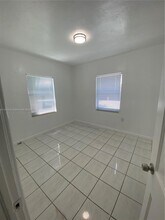 28 Majorca Ave-Unit -2 in Coral Gables, FL - Building Photo - Building Photo