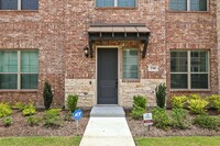 2740 Parkview Pl in Lewisville, TX - Building Photo - Building Photo