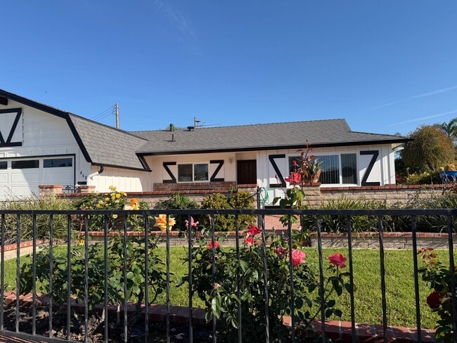 460 Alpine Ave in Ventura, CA - Building Photo - Building Photo