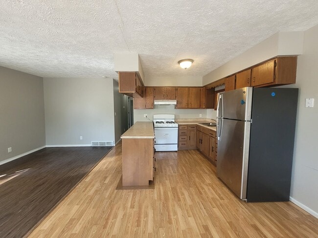 612 N Washington St in Grand Island, NE - Building Photo - Building Photo
