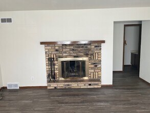 2527 Valley Forge Dr in Fitchburg, WI - Foto de edificio - Building Photo