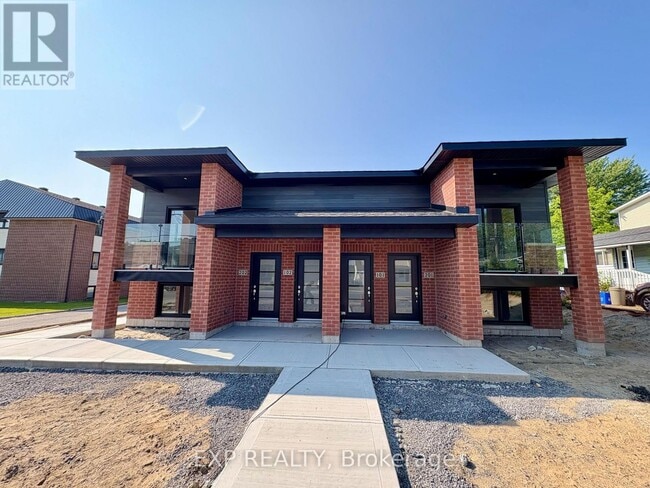 property at 897-897 Laurier St