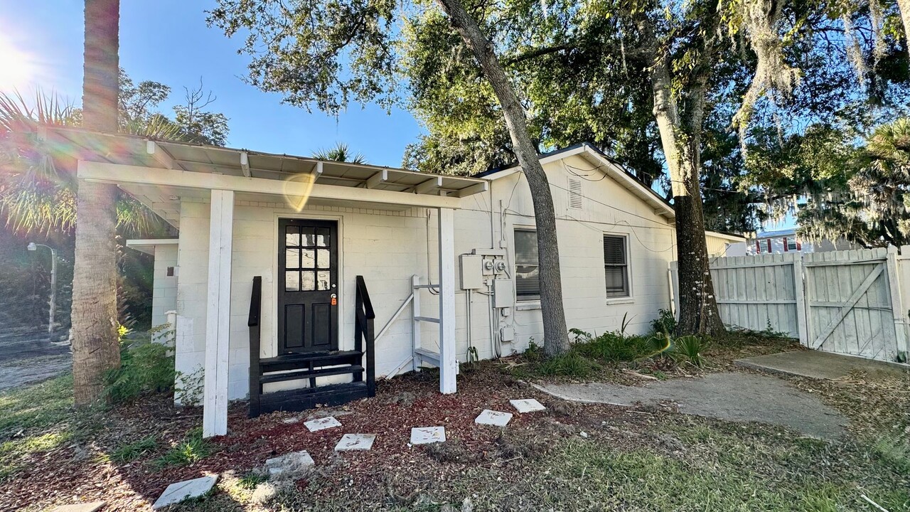 113 Cedar St in St. Augustine, FL - Building Photo