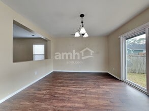 8859 Arbor Glen Dr in North Charleston, SC - Building Photo - Building Photo