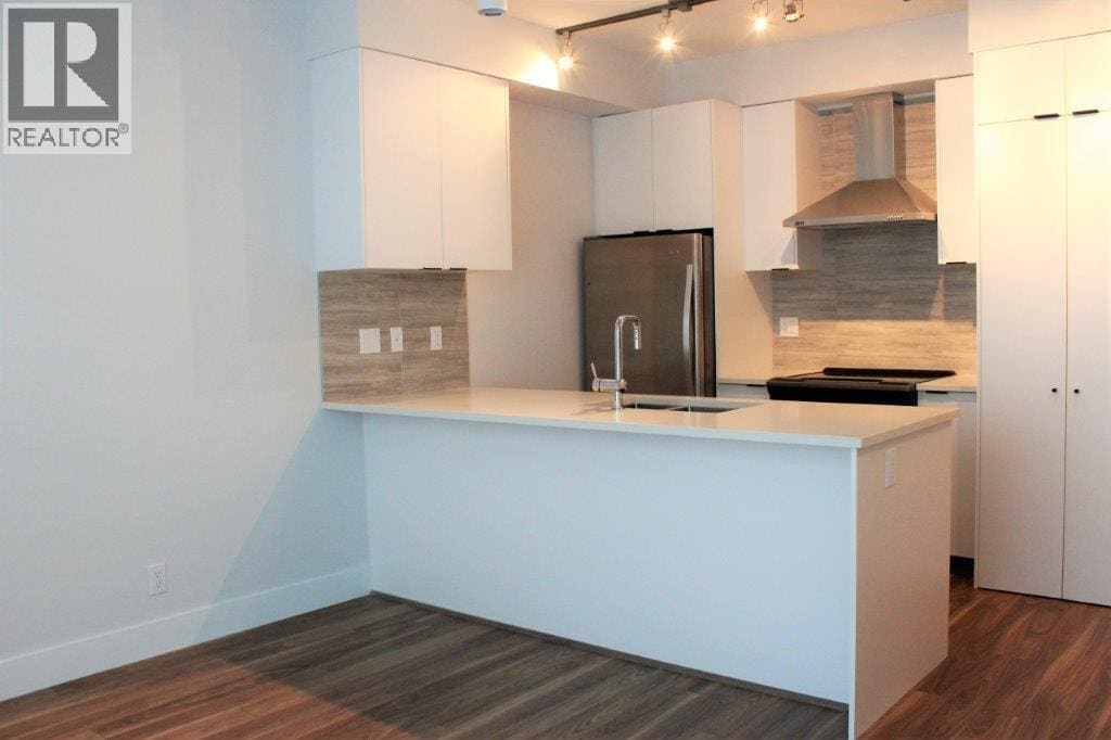 5355 Lane St in Burnaby, BC - Building Photo