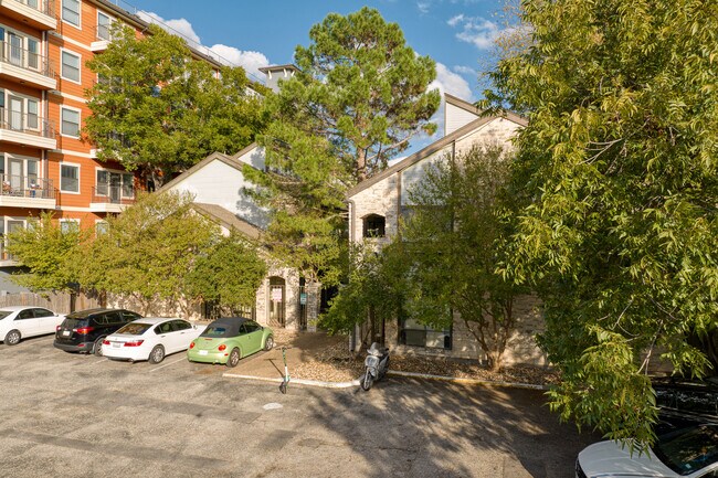 Gazebo Condos in Austin, TX - Building Photo - Building Photo