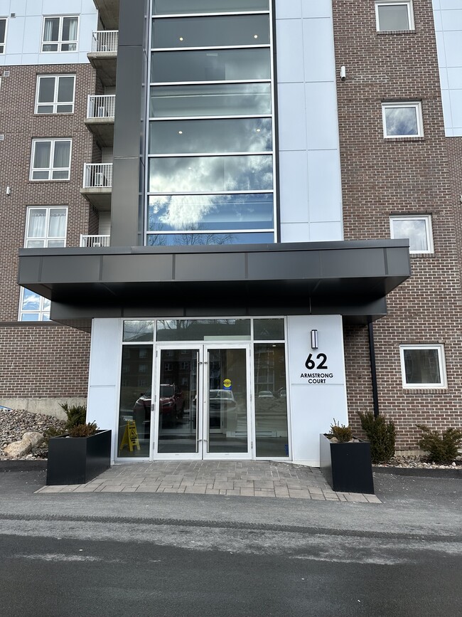 Wedgewood Court in Halifax, NS - Foto de edificio - Building Photo