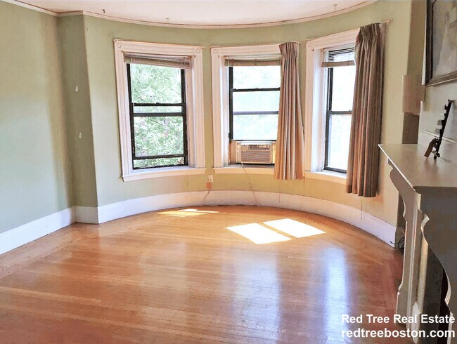 property at 429 Marlborough St