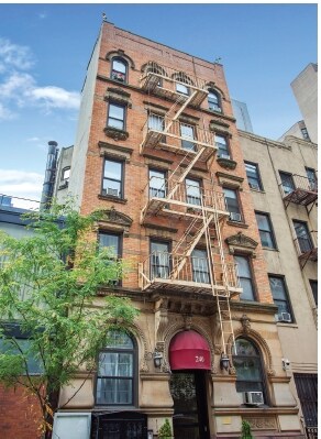 240 E 52nd St in New York, NY - Building Photo - Building Photo