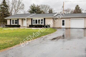 6051 Andersonville Rd in Waterford Township, MI - Building Photo - Building Photo