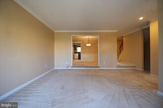 3186 Cantrell Ln in Fairfax, VA - Building Photo - Building Photo