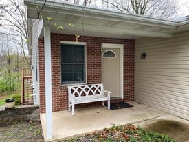 661 Benjamin Ct in State College, PA - Building Photo