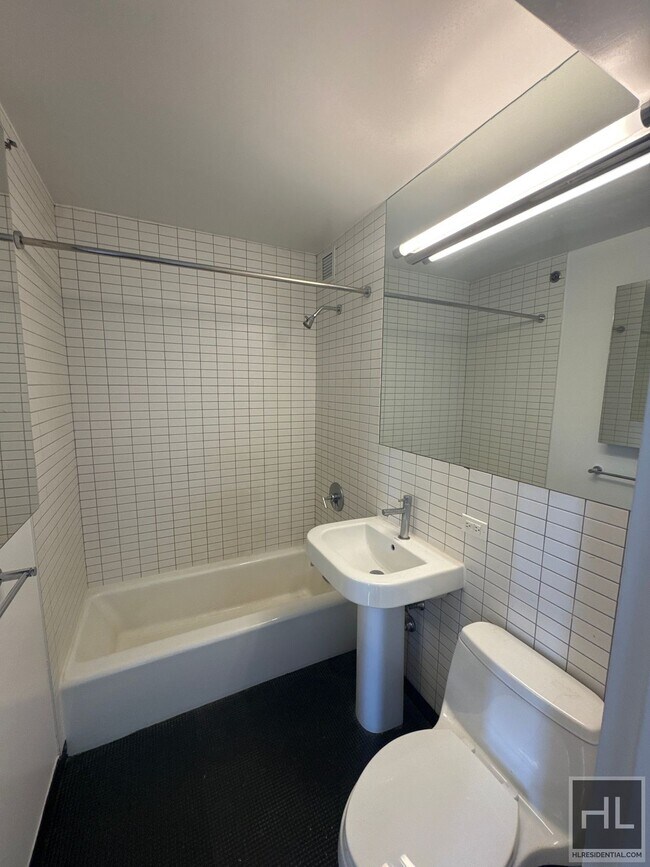 East 39th Street in New York, NY - Building Photo - Building Photo