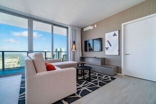 4112 Jimmy Buffett Mem Hwy in Hollywood, FL - Building Photo