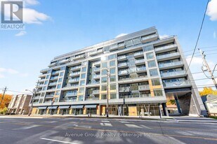 700 Sheppard Ave W in Toronto, ON - Building Photo