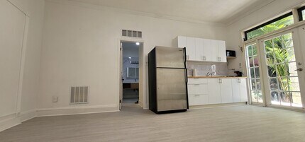 1245 Obispo Ave, Unit 1A in Coral Gables, FL - Building Photo - Building Photo