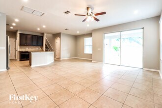 415 Westchester Hills Ln in Valrico, FL - Building Photo - Building Photo