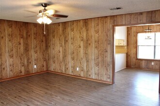 1126 Jackson St in Columbus, TX - Building Photo - Building Photo